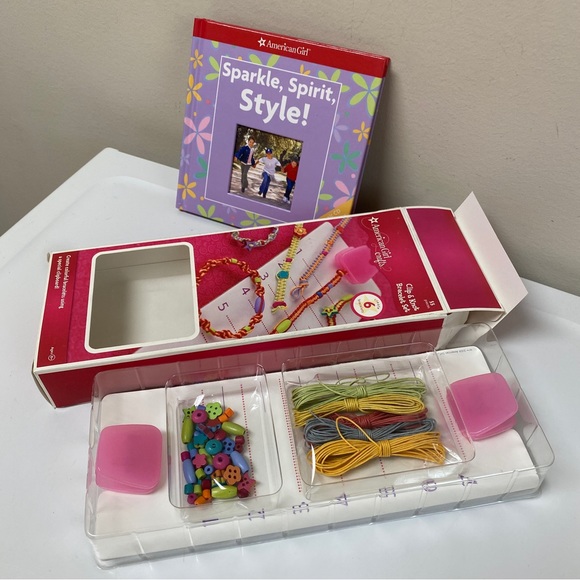 American Girl Sugar Yorkie |Clip Knot |Style Book |Daisy Bead Bracelets|Gift Bag - Picture 10 of 13